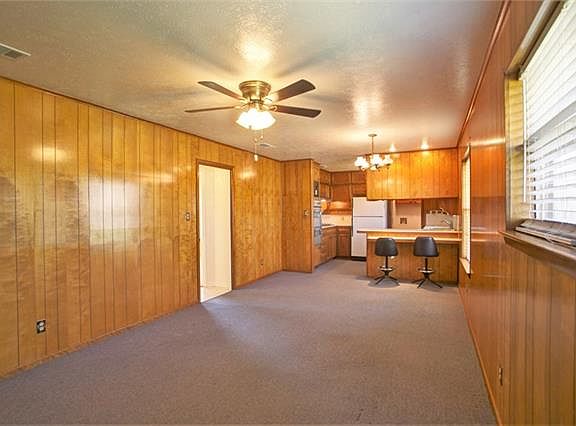 3rd image of 908 Penrod Dr