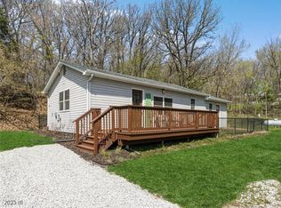 8229 Lakeshore Dr, Dexter, IA 50070