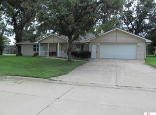 209 E Otoe St, Exeter, NE 68351