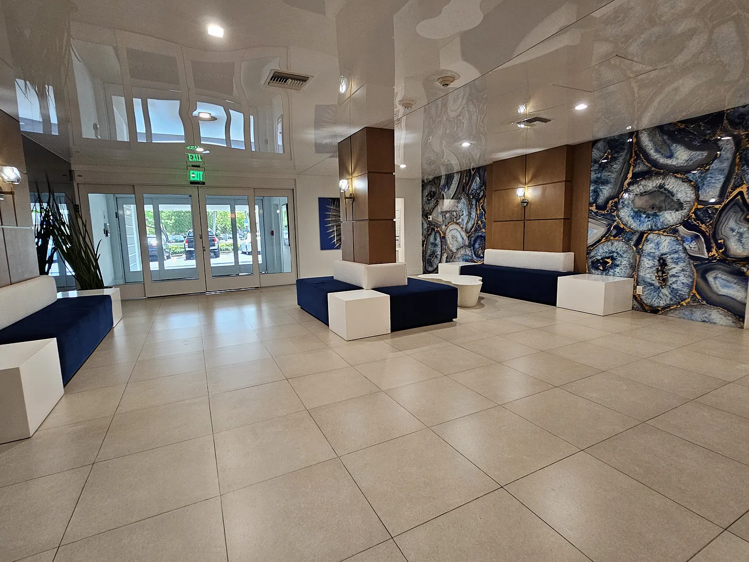 2 bed, 1050 sqft, $2,490 — Photo 3