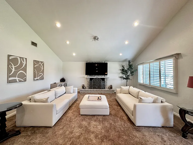 Nichols Dr — Photo 15