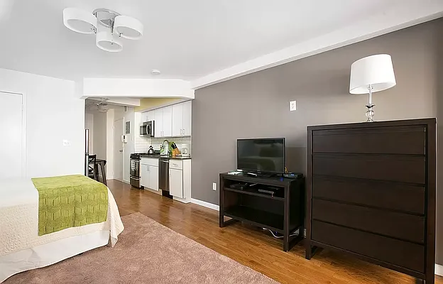 Rented by Corcoran | media 6