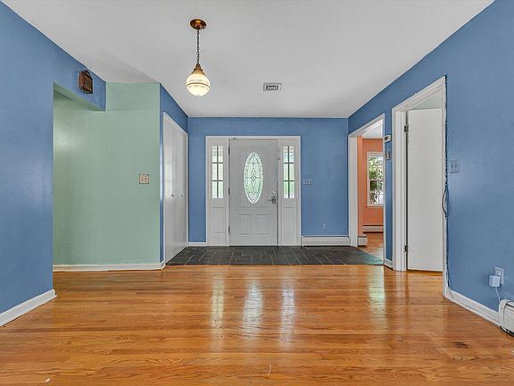 4th image of 1643 Mountain Heights Dr
