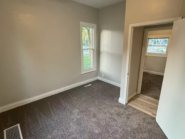3931 Pioneers Blvd — Photo 9