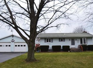 14683 Lakeshore Rd, Kent, NY 14477