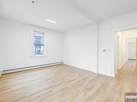 3rd image of 237 Day Ave Floor 2