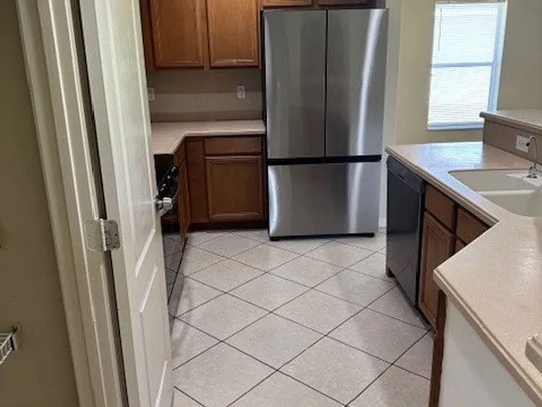 1017 NW 24th Ave — Photo 8