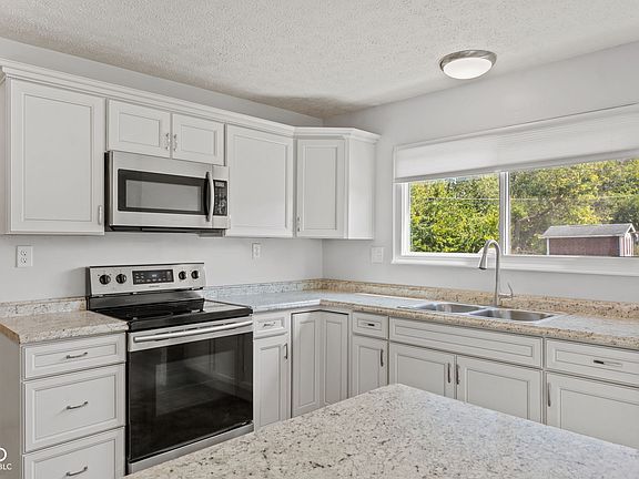 3rd image of 5126 W 12th St