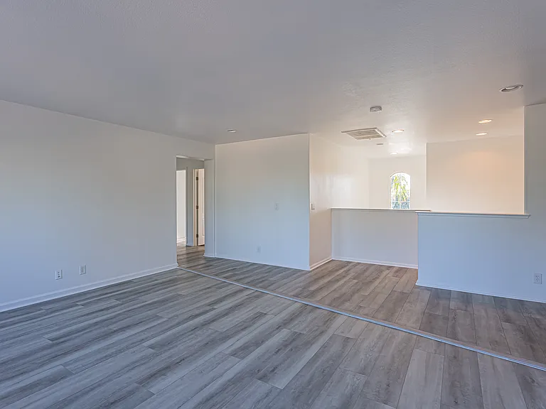 2337 N Silvervale St — Photo 37