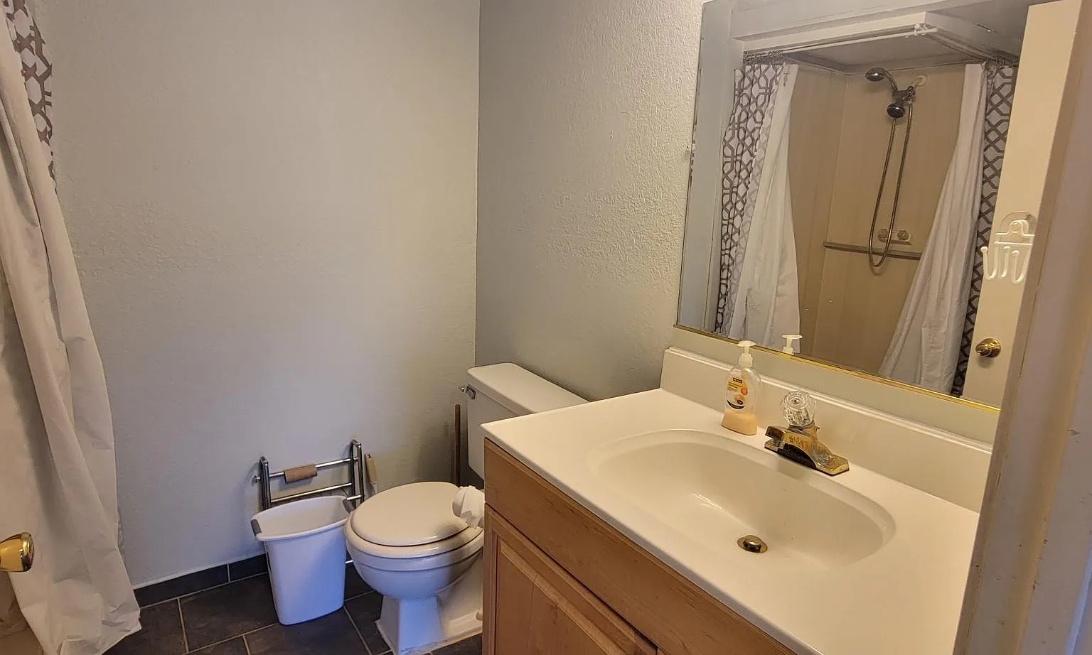2 bed, 1000 sqft, $1,350 — Photo 4