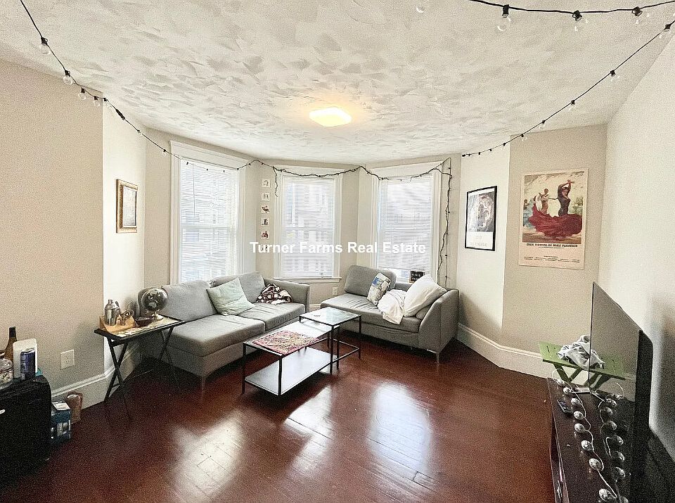 1st image of 724 Parker St #2F