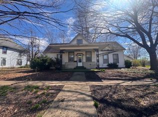 18 W Vine St, Piper City, IL
