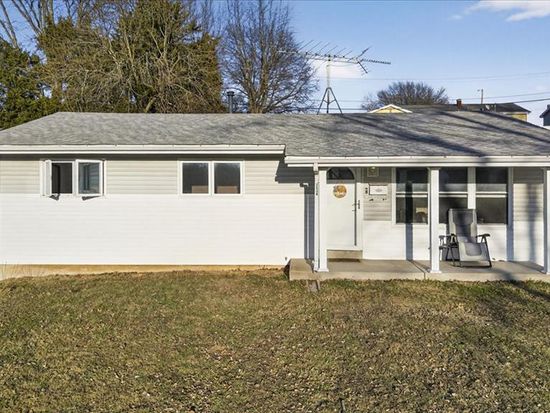 2534 Leonard Dr, Saint Charles, MO 63301