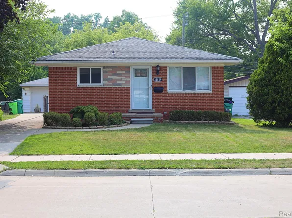21819 Beechwood Ave, Eastpointe, MI 48021