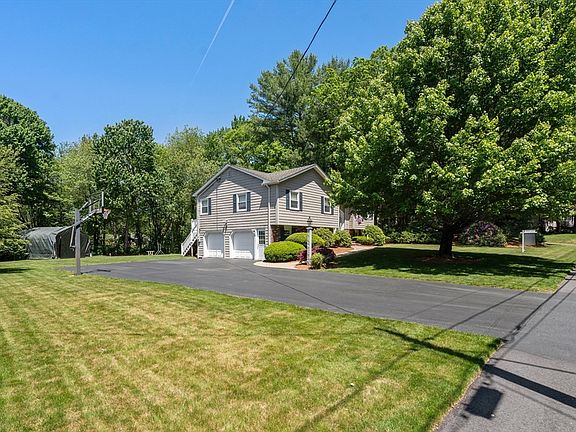 3rd image of 33 Shady Hill Dr