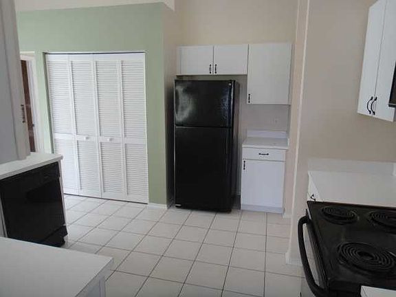 3rd image of 6404 Old Medinah Cir