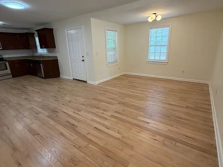 637 Parkdale Dr — Photo 13