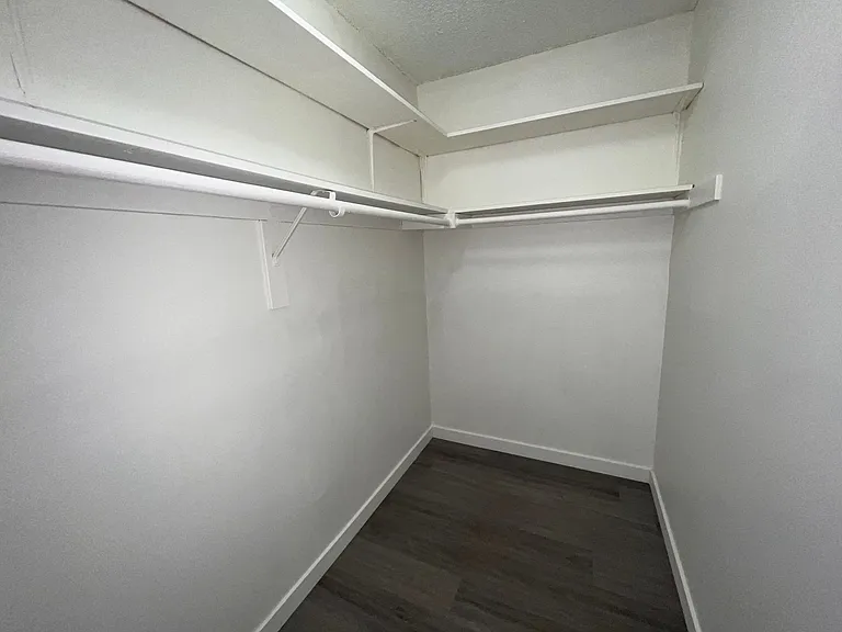 Cypress Apartments — Photo 10