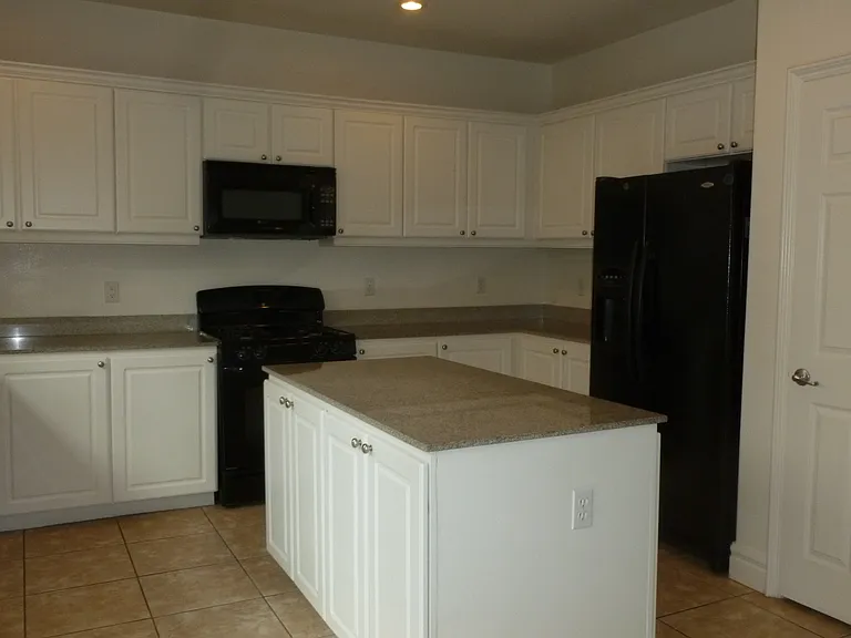 9689 Kampsville Ave — Photo 7
