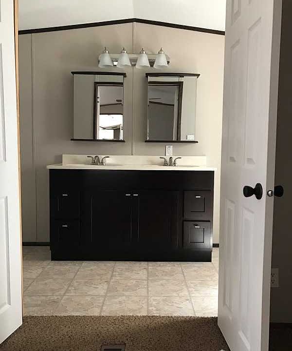 2nd image of 807 Eastwood Cir Lot 43