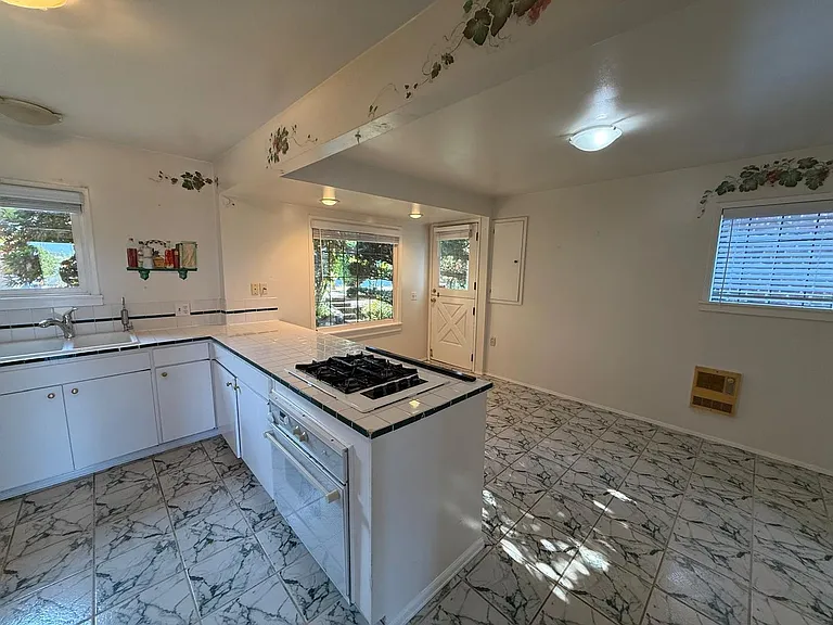 2466 Montavista Pl W — Photo 15