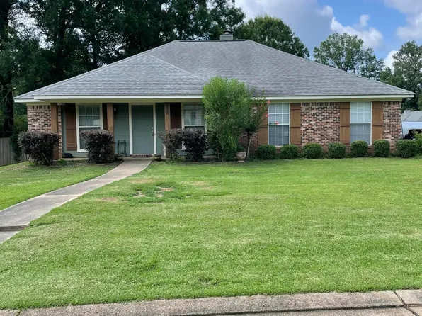 130 Eastwood Cir, Florence, MS 39073