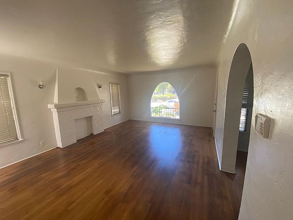 2nd image of 3016 W 43rd Pl