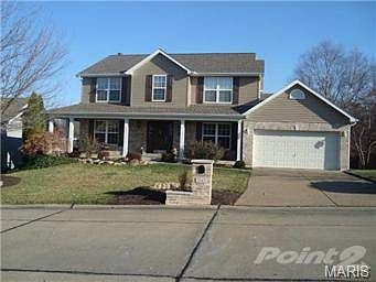 5345 Precious Stone is on a quiet street in Emerald Place with l