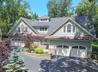 28 Farmington Ct, Ramsey, NJ 07446