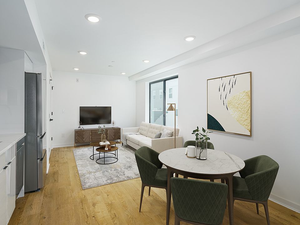 1st image of 640 Moore St #205