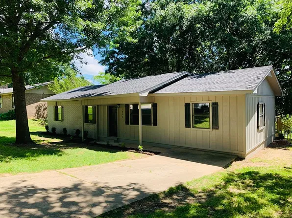 1902 N 29th St, Van Buren, AR 72956