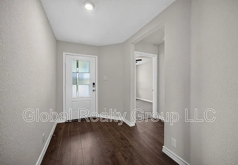 515 Diamond Shls — Photo 6