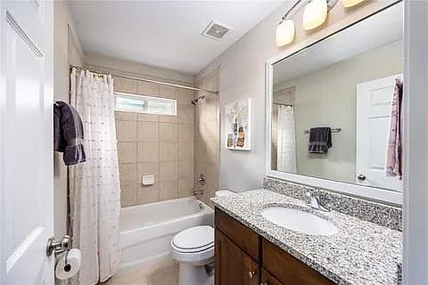 4th image of 451 SW 251st St