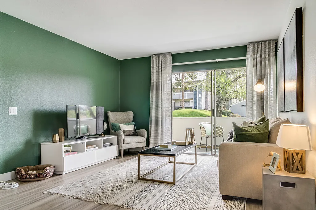 2 bed, 923 sqft, $2,695 — Photo 3