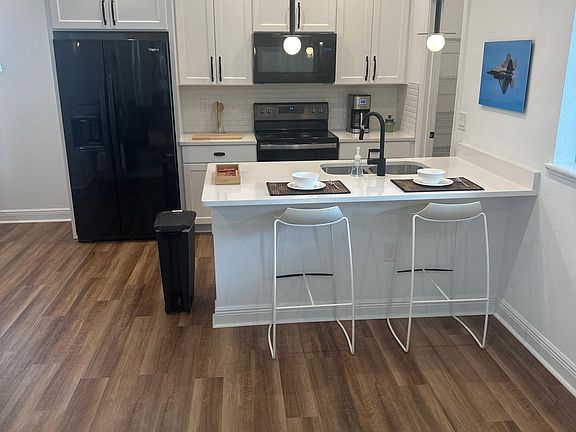 5th image of 6921 Arnoldson St #1