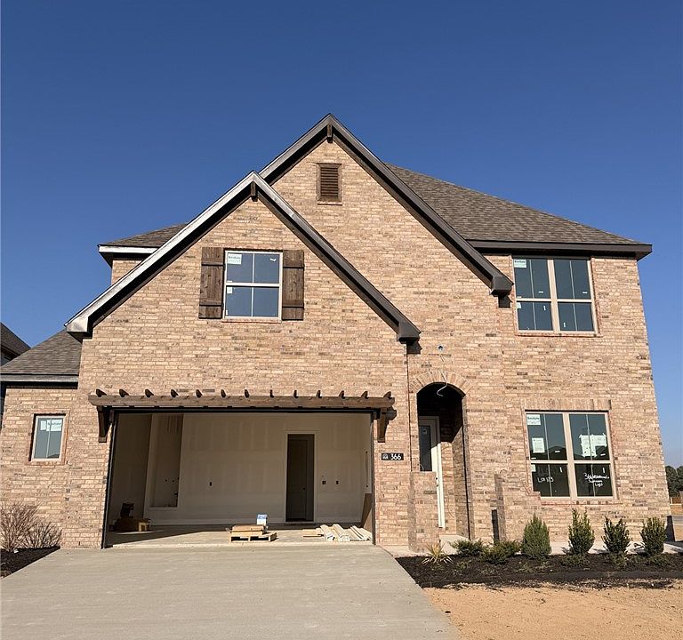1st image of 366 Woodsbury Ln