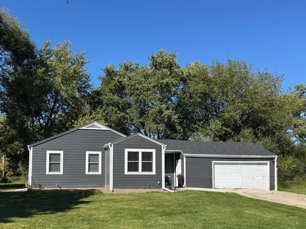 1731 S East LANE, New Berlin, WI 53146