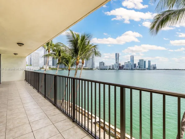 801 N Venetian Dr #303, Miami, FL 33131