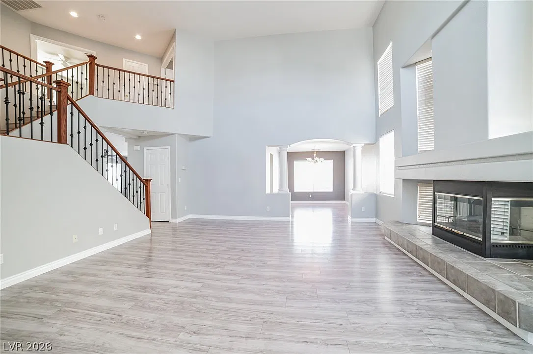 4 bed, 2.5 bath, 2702 sqft, $2,650 — Photo 3