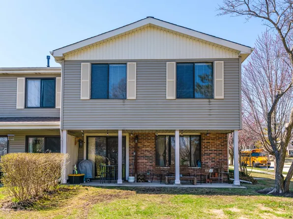 1013 Polk Ct, Vernon Hills, IL 60061