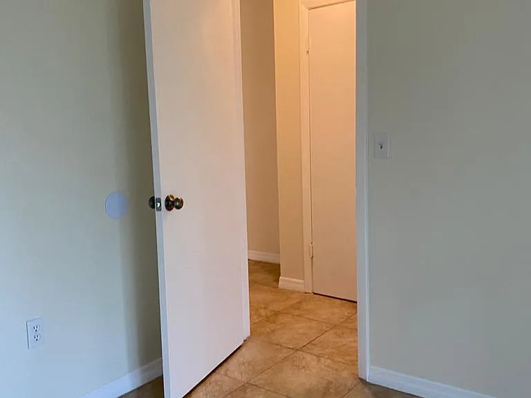 10320 Usher St — Photo 12
