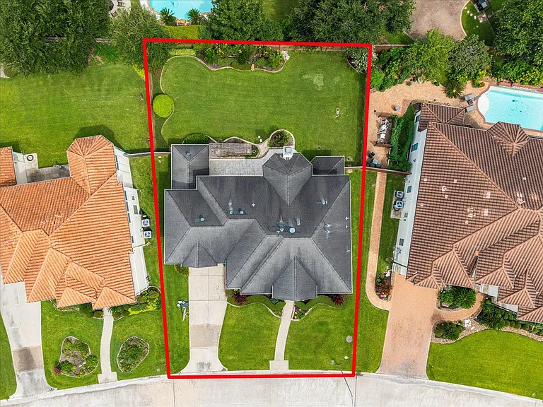 2210 Bywater Dr — Photo 49