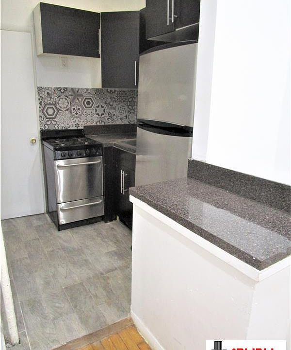 2nd image of 750 Washington Ave APT 1RF