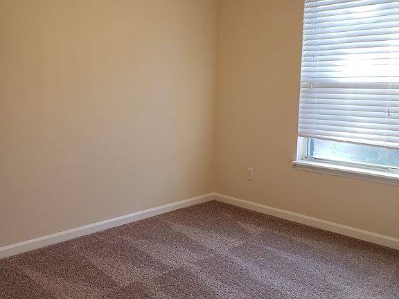 3rd image of 23 Ryarbor Dr #B