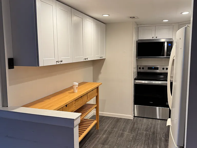 306 Summit House — Photo 10