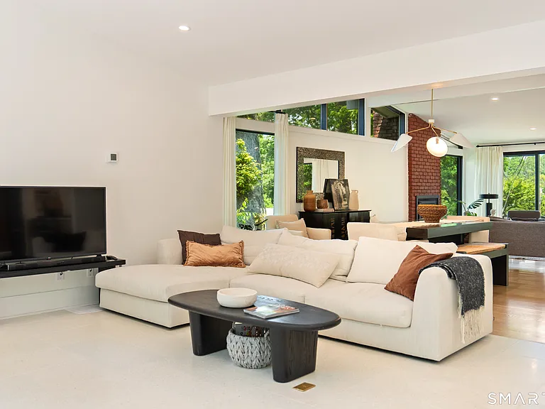 1 Crawford Ter — Photo 13