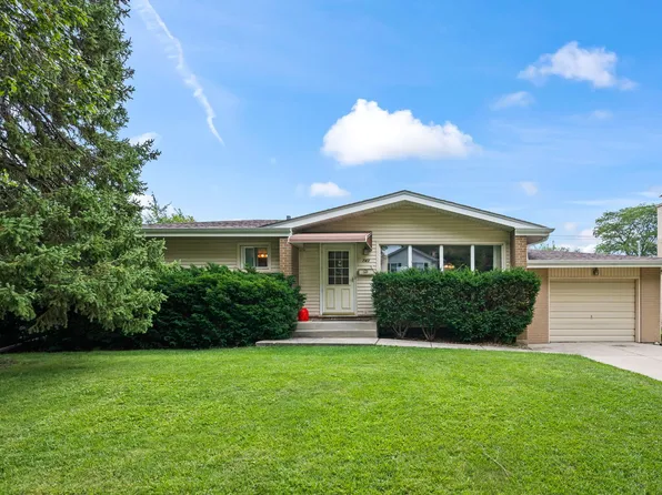 743 S Bennett Ave, Palatine, IL 60067