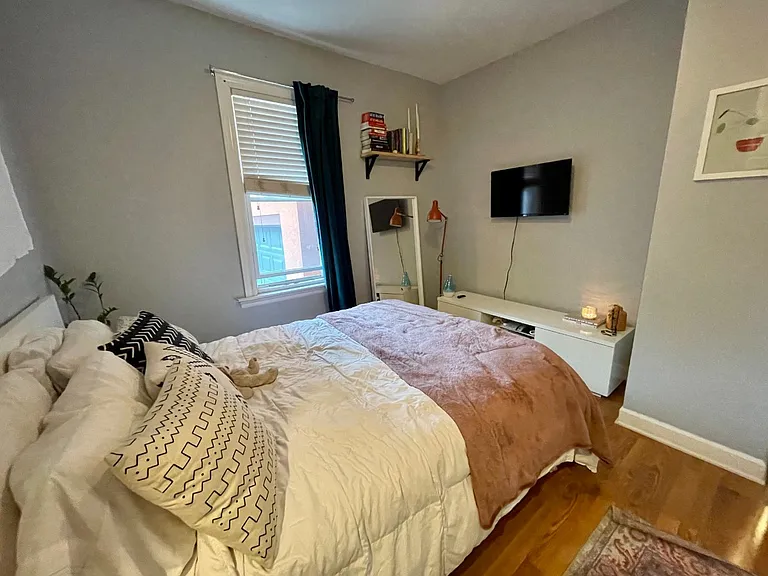 2552 N Southport Ave #1R — Photo 12