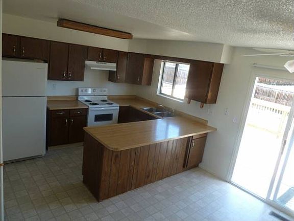 Kitchen with dining area