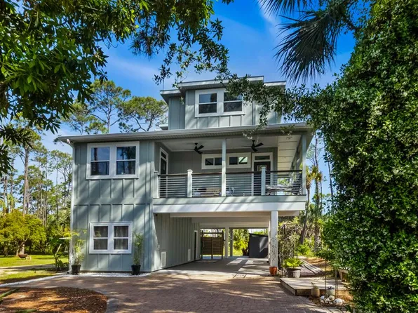 825 E Pine Ave, Eastpoint, FL 32328